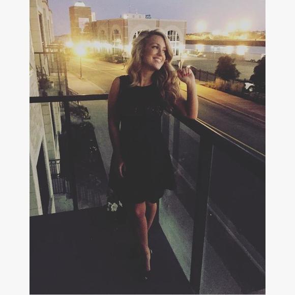 Meet your Posher, Kayla - Picture 1 of 1